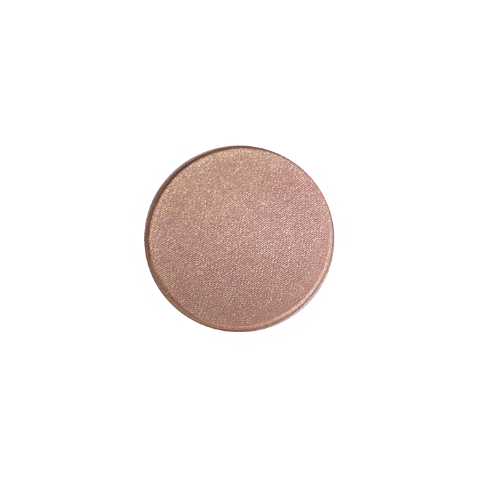 viaGlamour image of a extreme-eyeshadow
